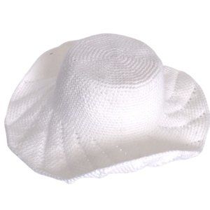 NWT Women's Handmade Crochet Bucket Hat White.